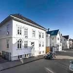 Private Apartment With Balcony In Central Stavanger