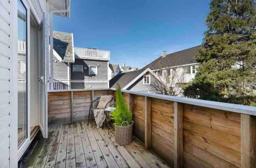 Leilighet Private With Balcony In